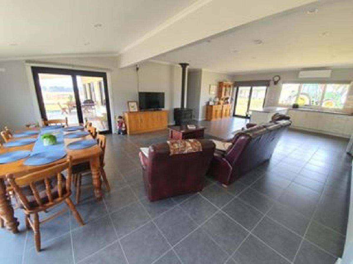 Pleasant Hill Bnb Mount Gambier Exterior photo